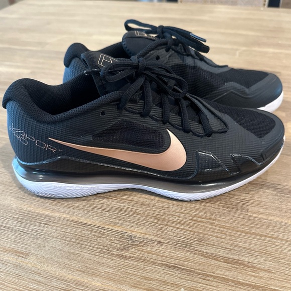 Nike Zoom Vapor Pro HC Hard Court Black Bronze Tennis Pickleball Women Sz 8.5 - Picture 1 of 11